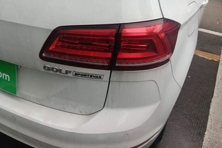 Used Volkswagen Golf Sportsvan 2019 1.6L Automatic Pure Model China V Standard Right Rear Taillight