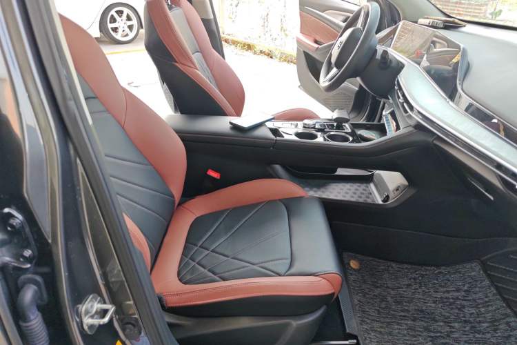 Used Changan Eado 2022 PLUS Blue Whale NE 1.4T GDI DCT Prestige Edition
