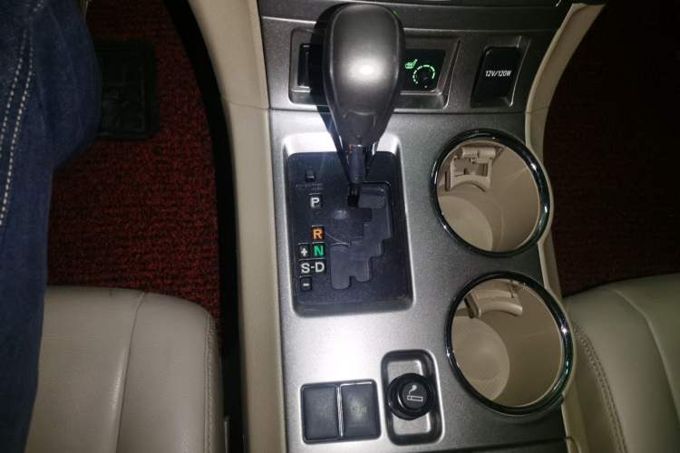 Used Toyota Highlander 2013 2.7L Two-Wheel Drive 7-Seater Zijin Edition Gear Lever