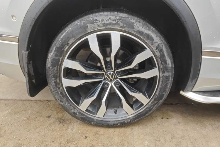 Used Volkswagen Tiguan L 2021 330TSI Automatic Two-Wheel Drive R-Line Enhanced Edition
