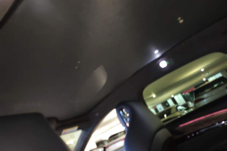 Used IM L7 2022 Dynamic Model Headliner