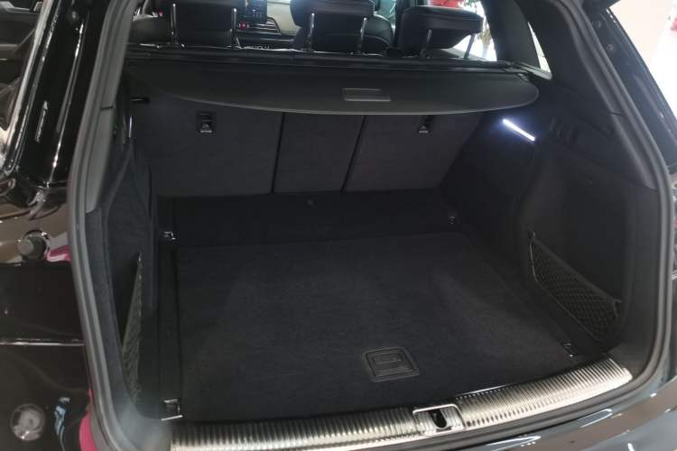 Used Audi Q5L 2025 quattro 45th Anniversary Edition 45 TFSI Luxury Dynamic Model
