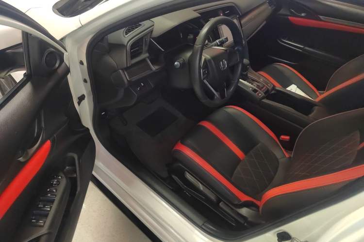 Used Honda Civic 2021 HATCHBACK 220TURBO CVT New Trendsetter