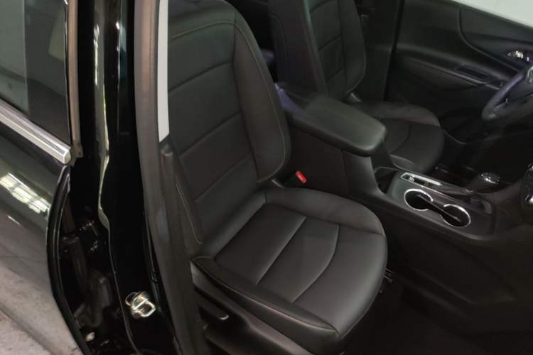 Used Chevrolet Equinox 2019 535T Automatic YuJie Edition China VI