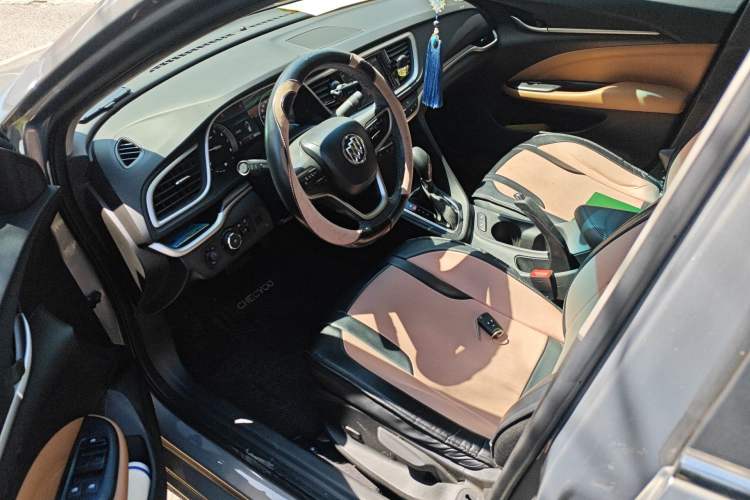 Used Buick Excelle GX 2018 18T Automatic Flagship Model
