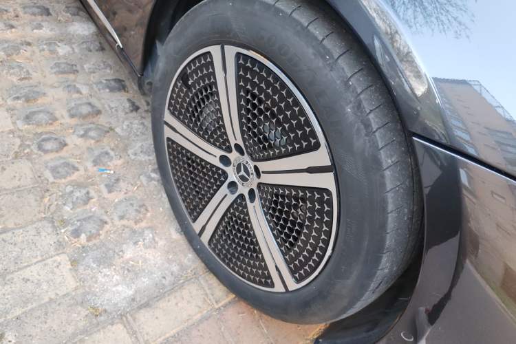 Used Mercedes-Benz EQS 2022 Updated Version 450+ Luxury Edition Right Front Wheel Hub