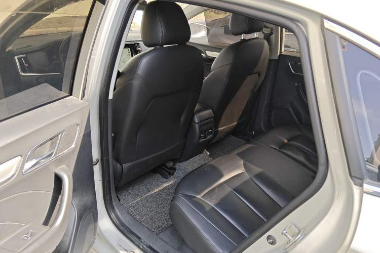 Used Roewe i6 New Energy 2017 45T Hybrid Connect & Smart Enjoyment Edition
