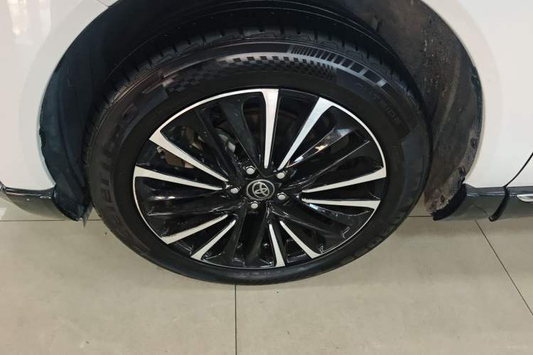 Used Toyota Venza 2023 2.5L Smart Electric Hybrid Dual-Drive Prestige Version