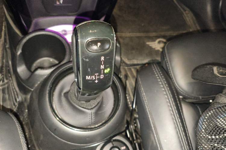 Used MINI MINI 2023 2.0T COOPER S Artist Five-Door Edition