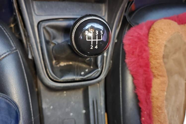 Used Volkswagen Santana 2015 1.6L Manual Comfort Edition
