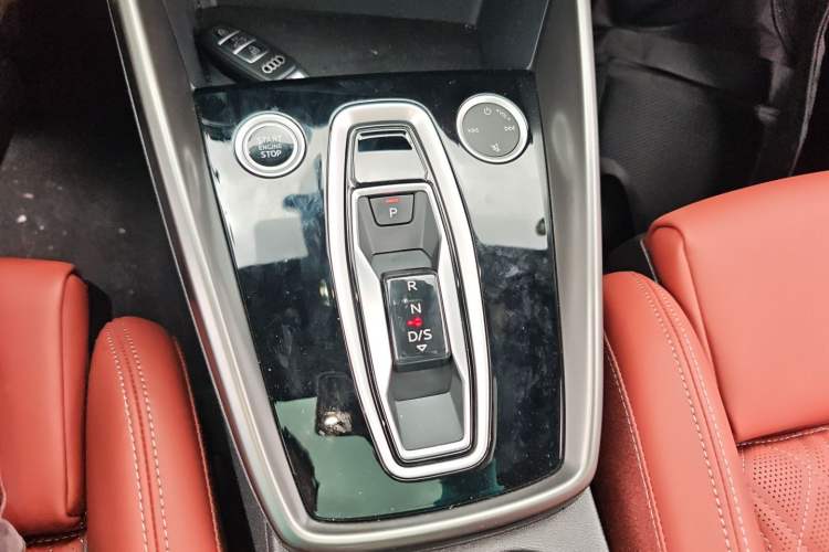 Used Audi A3 2025 A3L Limousine 35TFSI Prestige Edition + Luxury Selection Package Gear Lever