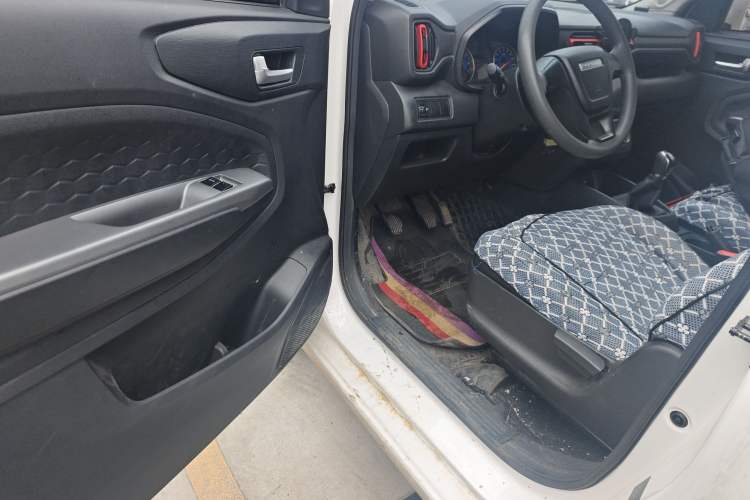 Used Dongfeng Fengon 380 2022 1.5L Comfort-Class Passenger Vehicle (Spiral Spring) – 7 Seats