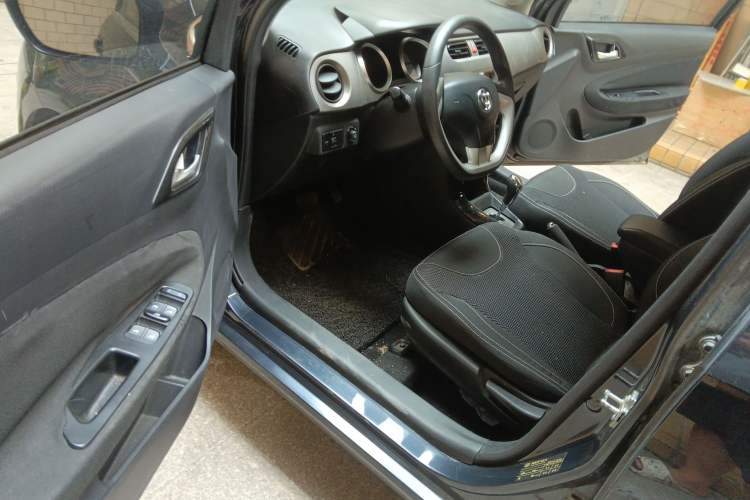 Used Brilliance H230 2012 1.5L AMT Elite Version