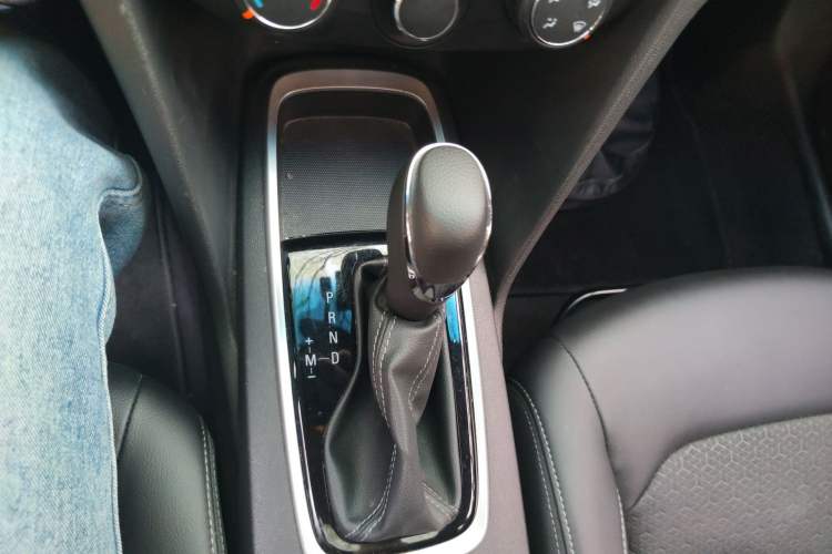 Used Chevrolet Cavalier 2019 320 Automatic Xinyue Edition Gear Lever