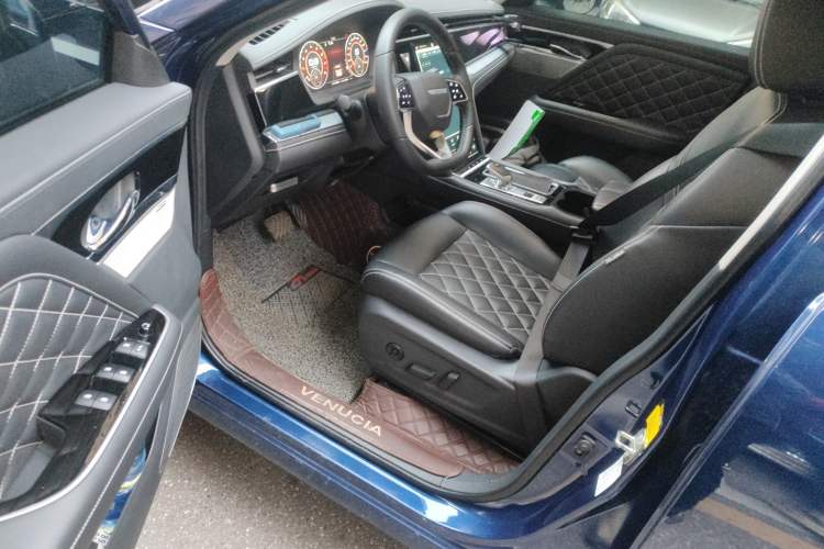 Used Venucia Star 2020 260T Automatic 48V Mild Hybrid Turbocharged Starry Edition
