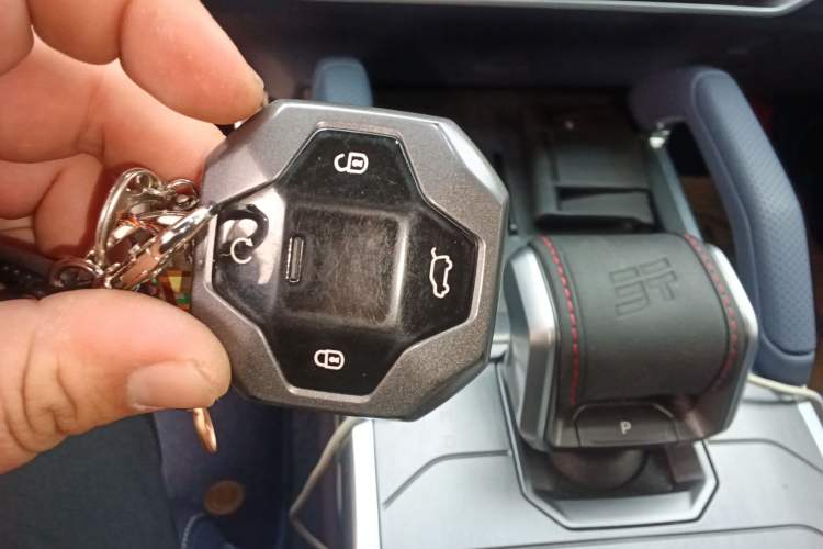 Used JETOUR Shanhai Traveler C-DM 2024 C-DM 208KM Mountain & Wilderness Edition Vehicle Key