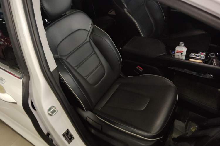Used Hyundai Custo 2021 270TGDi Prestige LUX Right Front Seat