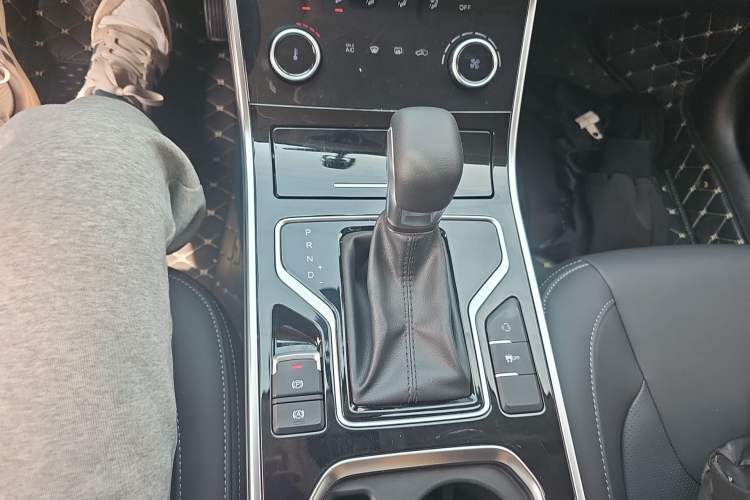 Used Chery Arrizo 5 2024 Edition People's Benefit Version 1.5L CVT Fashion Model Gear Lever