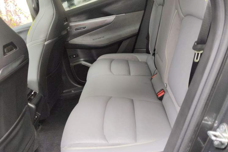 Used Lynk & Co 08 EM-P 2023 120km Long-Range Halo Left Rear Seat