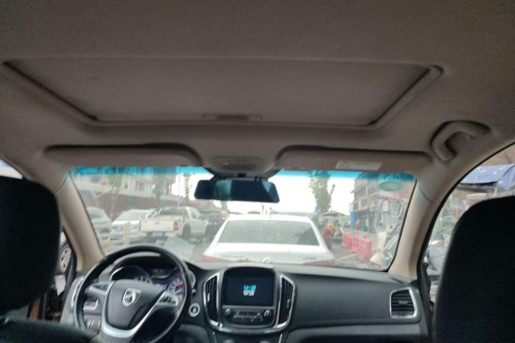 Used Baojun 560 2016 1.5T Manual Luxury Model