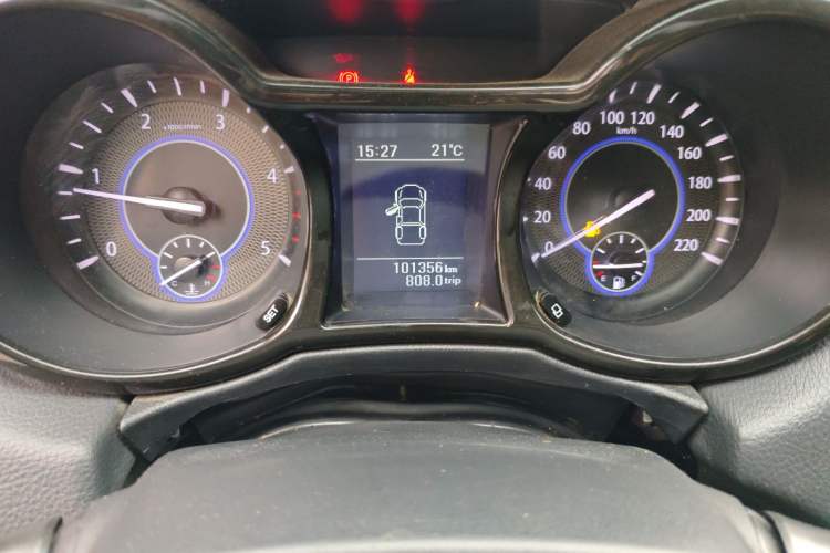 Used JMC Yuhu 5 2018 2.4T Classic Edition Diesel Manual 4x4 Luxury Shield Version with Extended Wheelbase Odometer Close Up