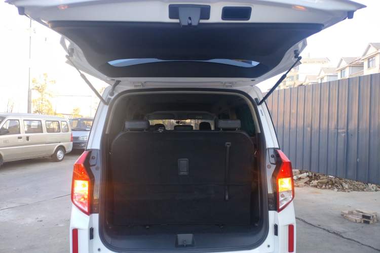 Used Wuling Zhengcheng 2021 1.5T Manual Luxury Version Trunk