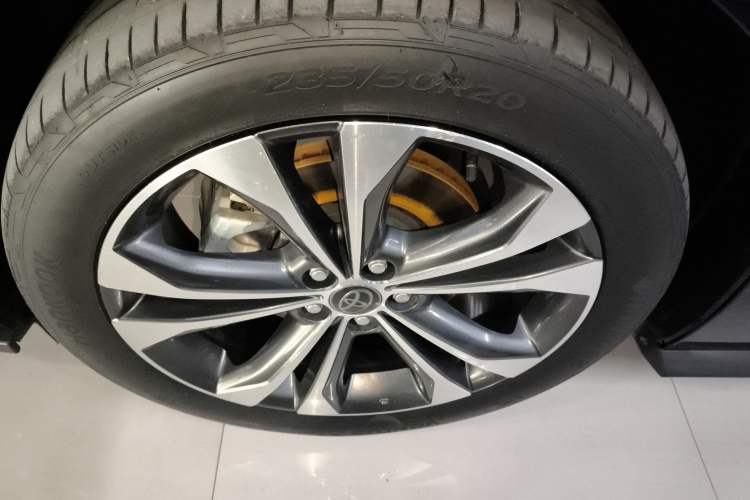 Used Toyota Granvia 2023 2.5L Hybrid Flagship VIP Edition