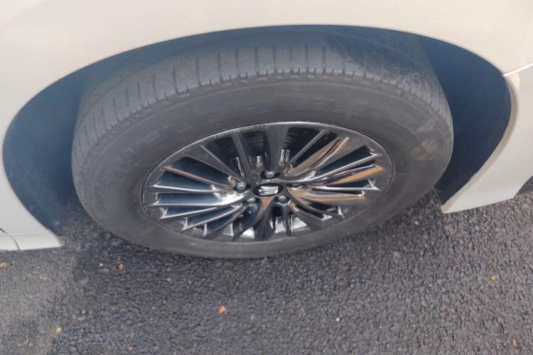 Used Toyota Vellfire 2023 Crown Dual-Engine 2.5L HV Ultimate Edition Right Front Wheel Hub