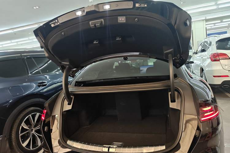 Used Denza Z9 2024 1100 km All-Wheel-Drive Ultra Version
