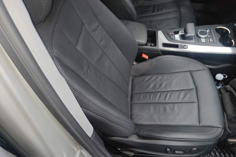 Used Audi A4L 2019 40 TFSI Fashion Edition China VI Emission Standard
