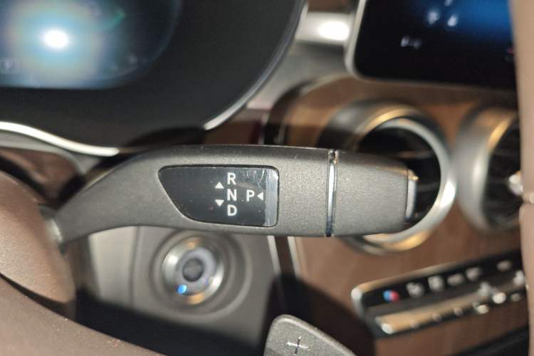 Used Mercedes-Benz GLC 2020 GLC 260 L 4MATIC Luxury Model Gear Lever