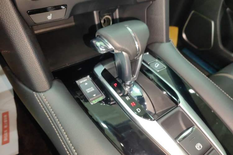 Used Honda UR-V 2020 240TURBO Front-Wheel Drive Elegant Edition Gear Lever
