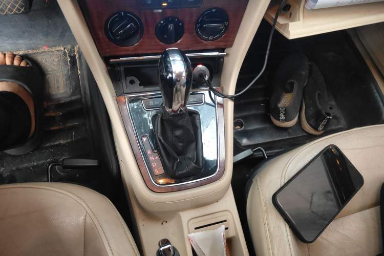 Used Volkswagen Lavida 2013 1.6L Automatic Comfort Edition
