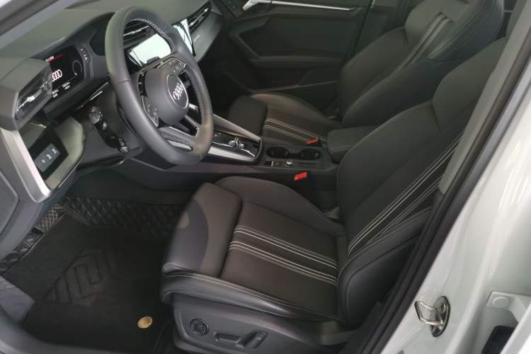 Used Audi A3 2024 Sportback 35 TFSI Fashionable Sports Model
