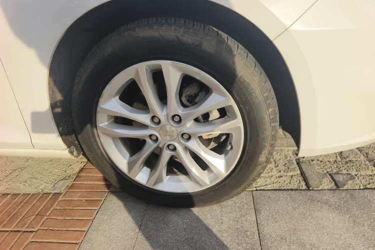 Used Chevrolet Malibu XL 2017 1.5T Automatic Ruichi Edition Right Front Wheel Hub