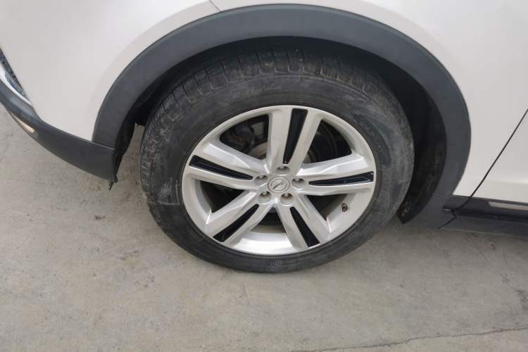Used Zotye T700 2017 1.8T Dual-Clutch Prestige Model Left Front Wheel Hub