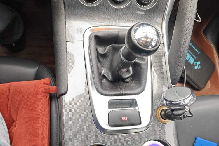 Used Peugeot 3008 2016 2.0L Manual Classic Edition
