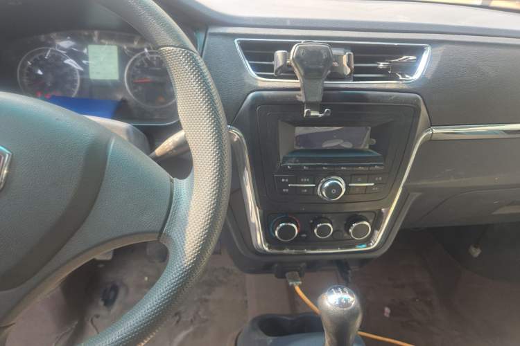 Used Jinbei Hiace X30 2019 1.5L Van Comfort Model China VI SWC15M Audio And AC Panel