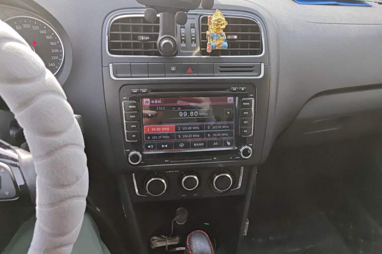 Used Volkswagen Polo 2016 1.6L Automatic Comfort Model
