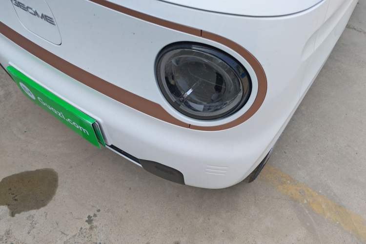 Used Geely Galaxy Panda 2024 Panda Mini 200km Endurance Bear Left Front Headlight