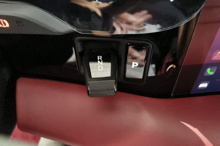 Used Porsche Taycan 2022-Year Updated Taycan Gear Lever