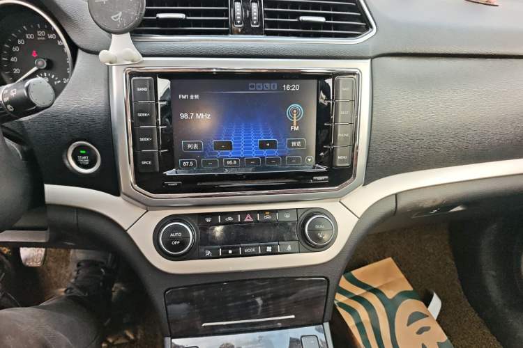 Used Haval H6 Coupe 2015 Blue Label 2.0T Manual Two-Wheel-Drive Elite Model
