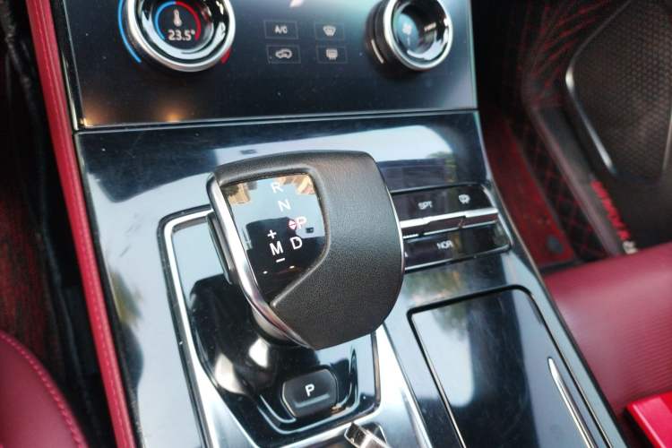 Used JETOUR X70 PLUS 2021 1.6T DCT Pro+ 7-Seater
