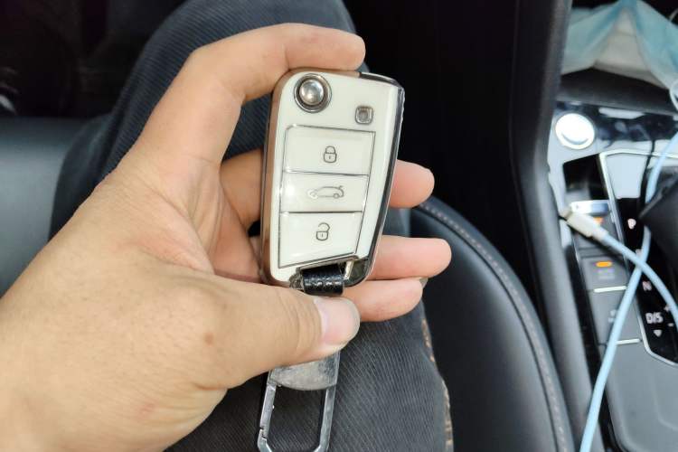 Used Volkswagen Tharu 2020 280TSI Two-Wheel Drive Luxury Plus Version China VI Standard Vehicle Key