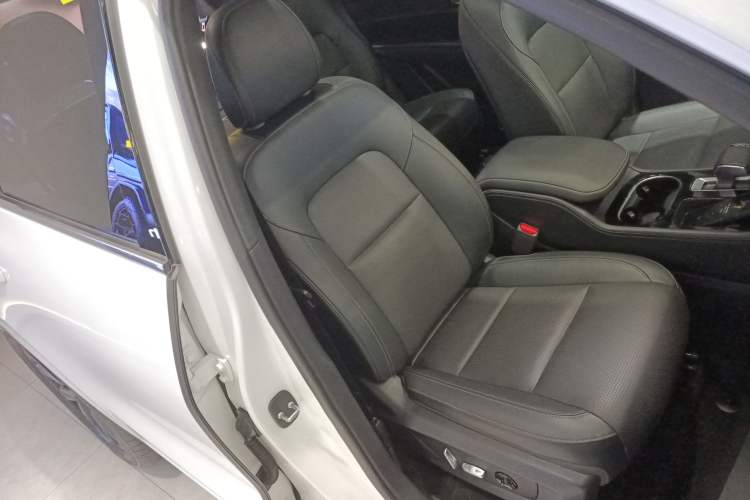 Used Li Auto ONE 2021 Extended-Range 6-Seater Version Right Front Seat