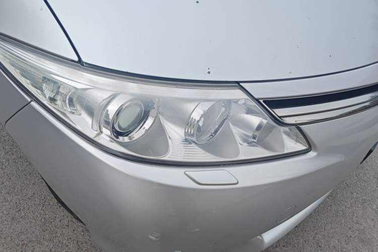 Used Toyota Previa 2006 2.4L 7-Seater Standard Edition Right Front Headlight