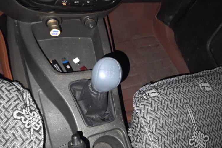 Used Wuling Rongguang V 2016 1.5L Standard Version
