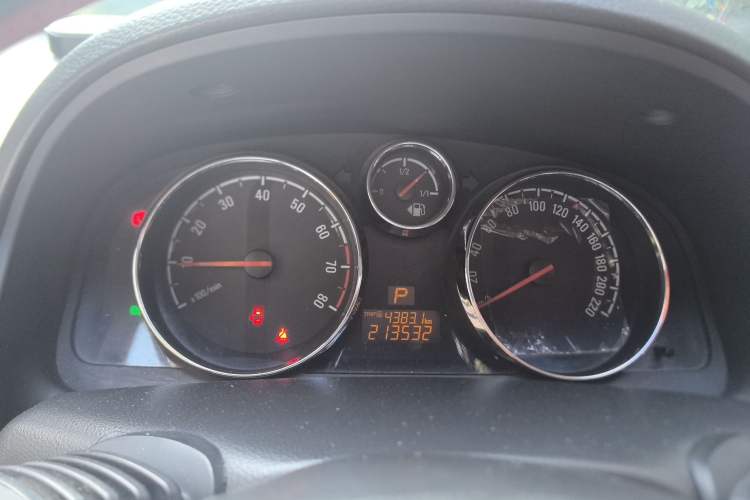 Used Opel Antara 2013 2.4L 4x4 Luxury Edition
