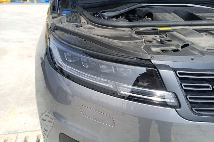 Used Land Rover Range Sport 2024 400PS Dynamic SE Right Front Headlight
