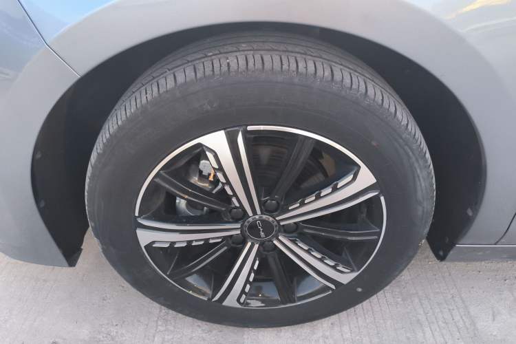 Used BYD Destroyer 05 2024 Honor Edition DM-i 120KM Luxury Model Left Front Wheel Hub